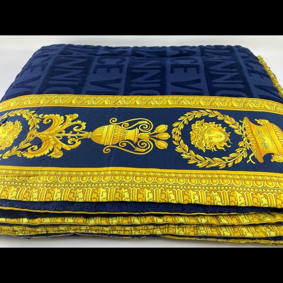 NEW Versace Baroque Jacquard Navy Blue Beach Towel - Picture 2 of 6